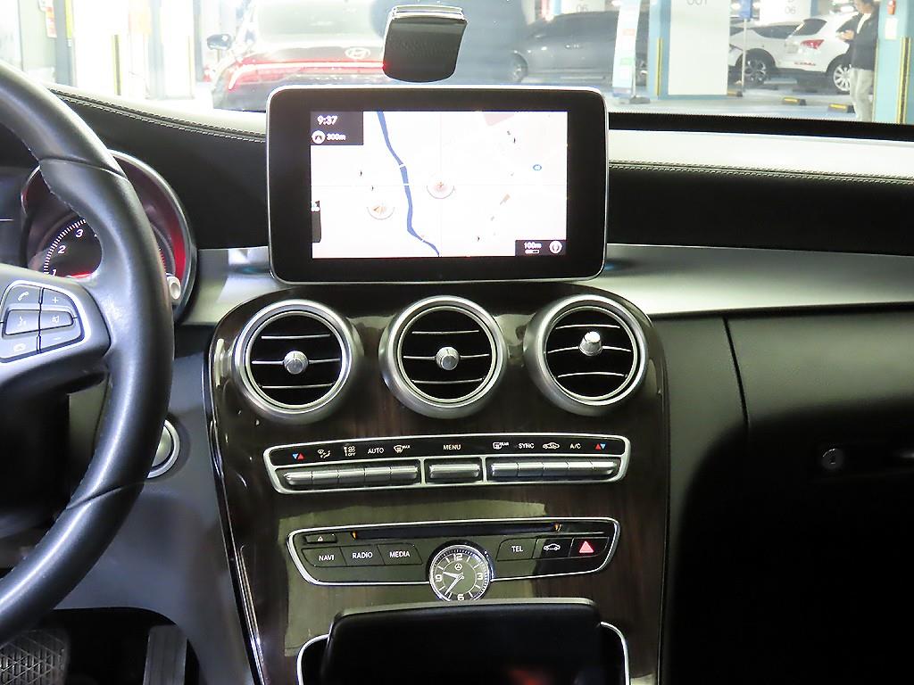 Mercedes Benz C Class - Vista 11