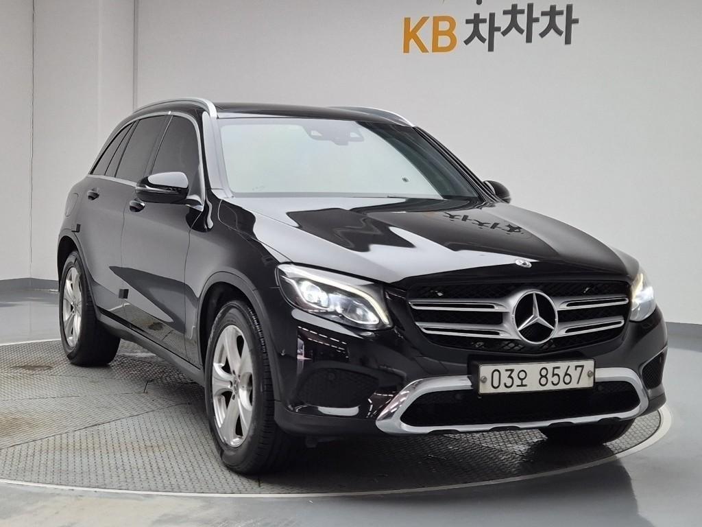 Mercedes Benz GLC Class - Vista 4