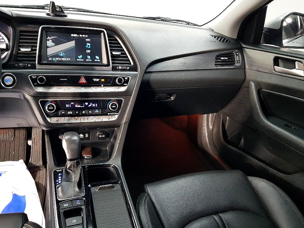 HYUNDAI Sonata - Vista 10