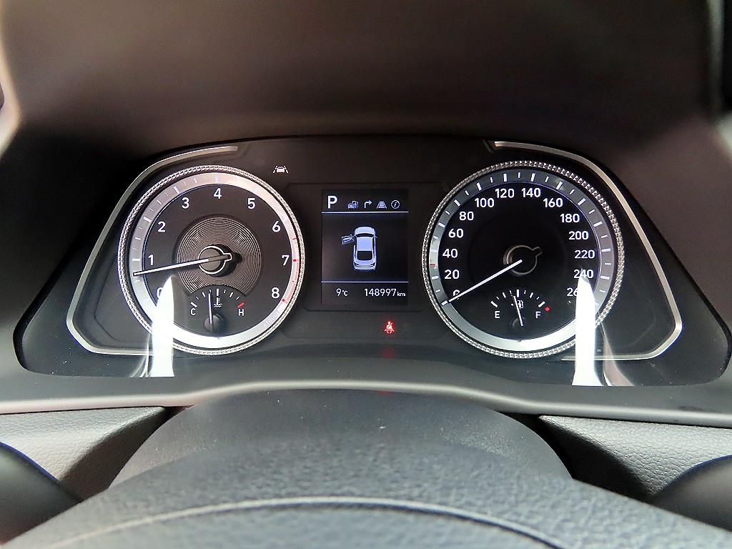 HYUNDAI Sonata - Vista 9