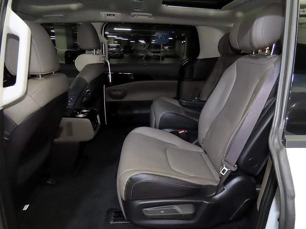 KIA Carnival - Vista 7