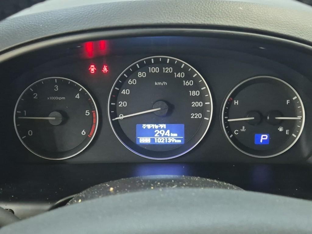 HYUNDAI Starex - Vista 6