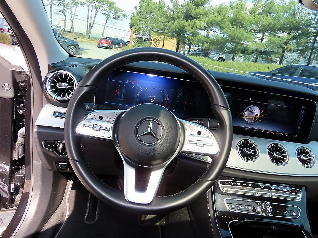 Mercedes Benz CLS Class - Vista 8