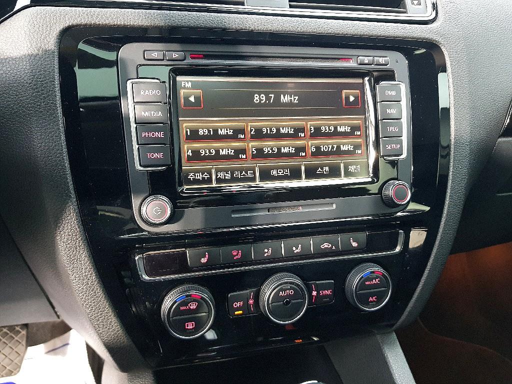 Volkswagen Jetta - Vista 12