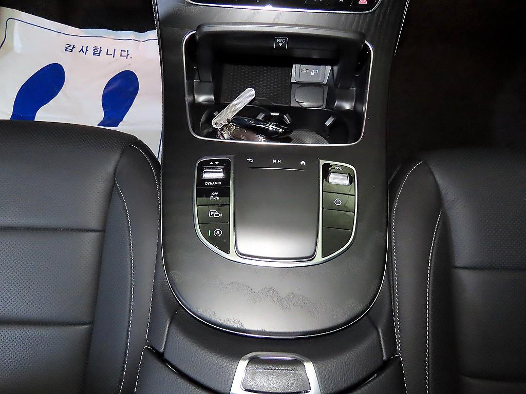 Mercedes Benz E class - Vista 12