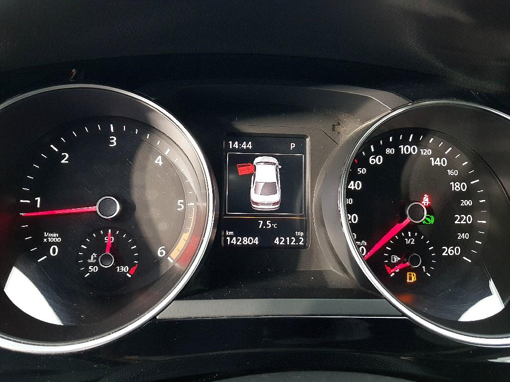 Volkswagen Jetta - Vista 7