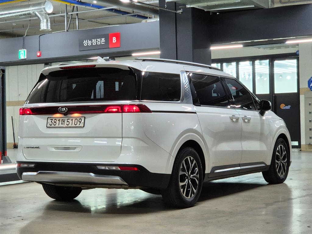 KIA Carnival - Vista 2