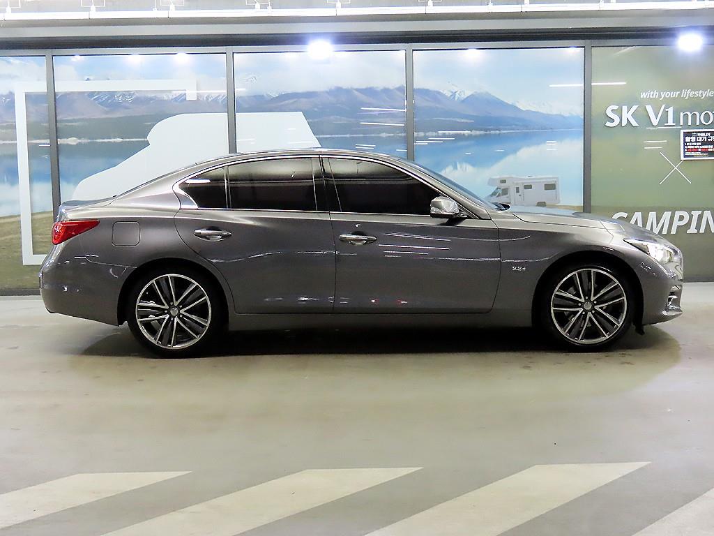 Infiniti Q - Vista 3