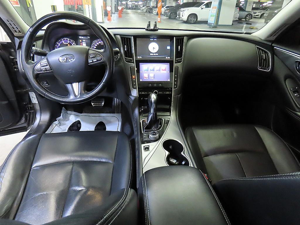 Infiniti Q - Vista 10