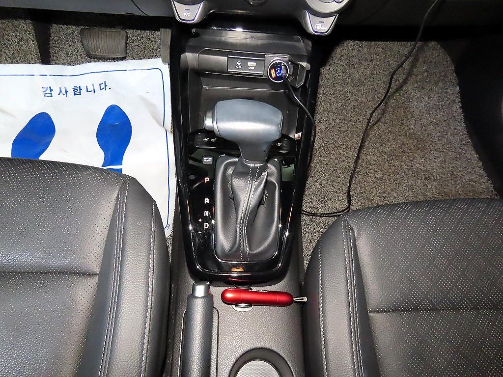 KIA Stonic - Vista 12