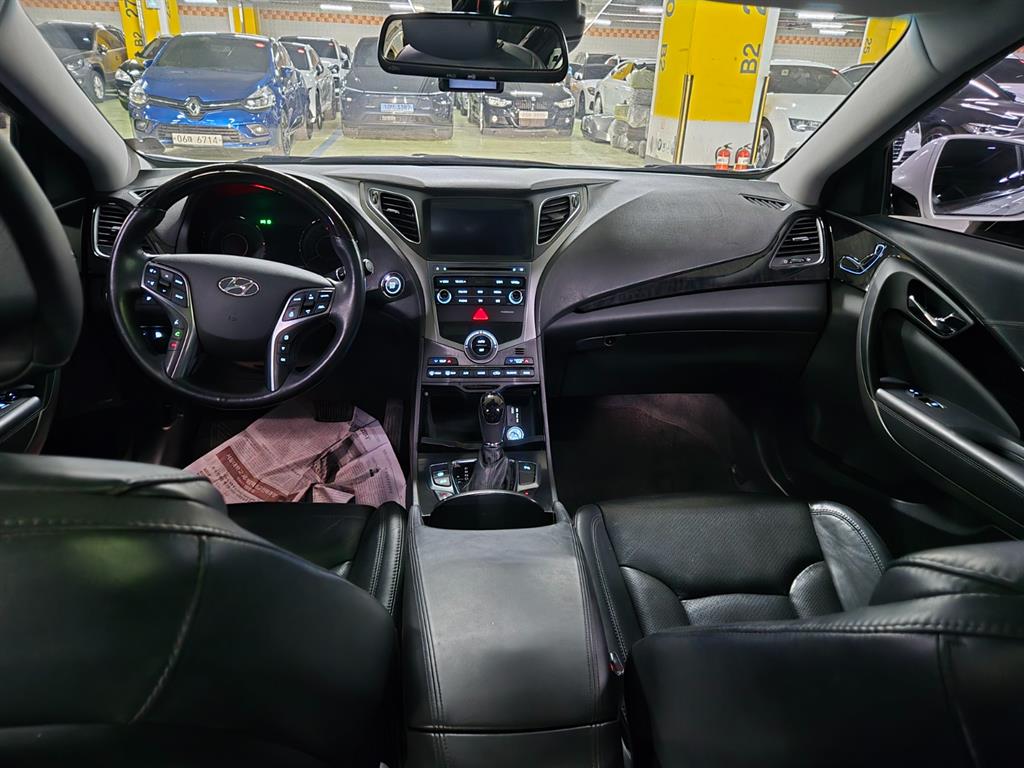 HYUNDAI Grandeur - Vista 9