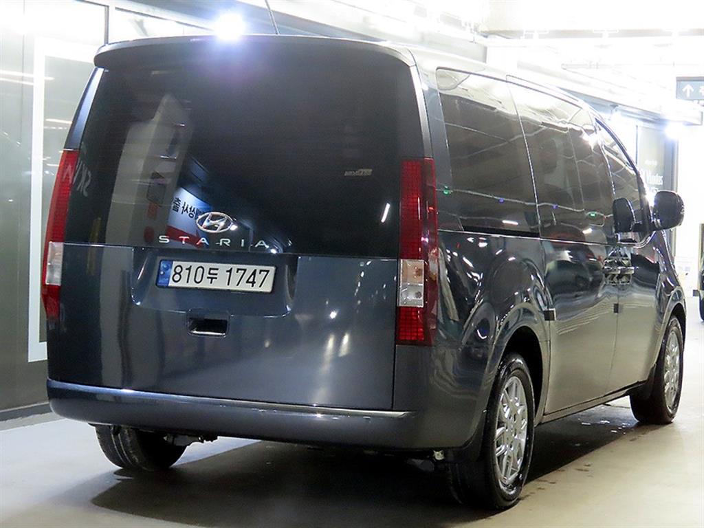 HYUNDAI Staria - Vista 4