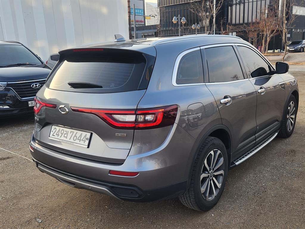 SAMSUNG QM6 - Vista 4