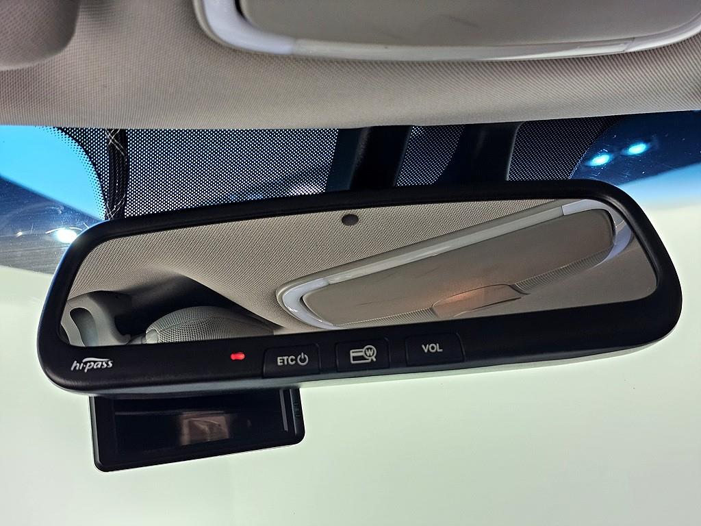 HYUNDAI Genesis - Vista 12