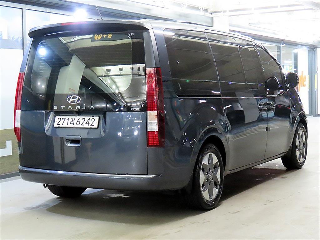 HYUNDAI Staria - Vista 4