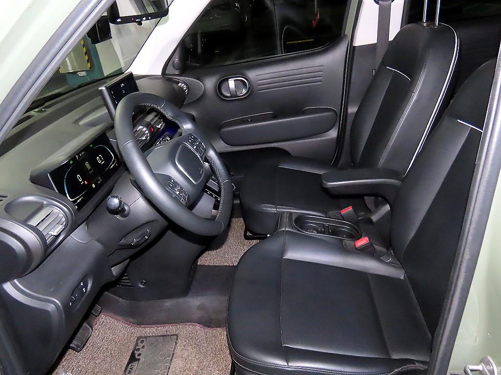 HYUNDAI Casper - Vista 6