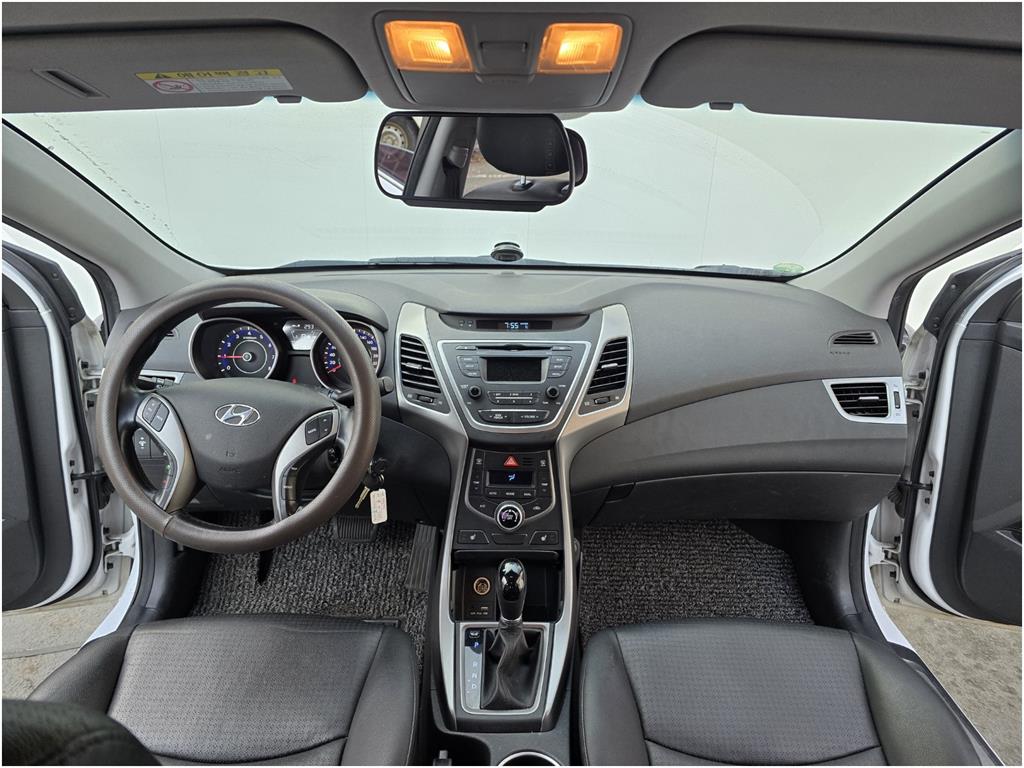 HYUNDAI Avante - Vista 8