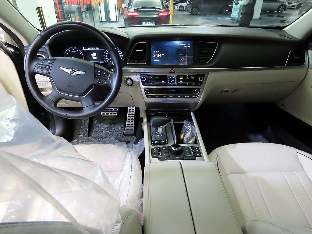 Genesis G80 - Vista 10