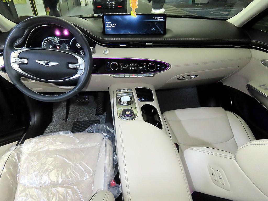 Genesis GV70 - Vista 10