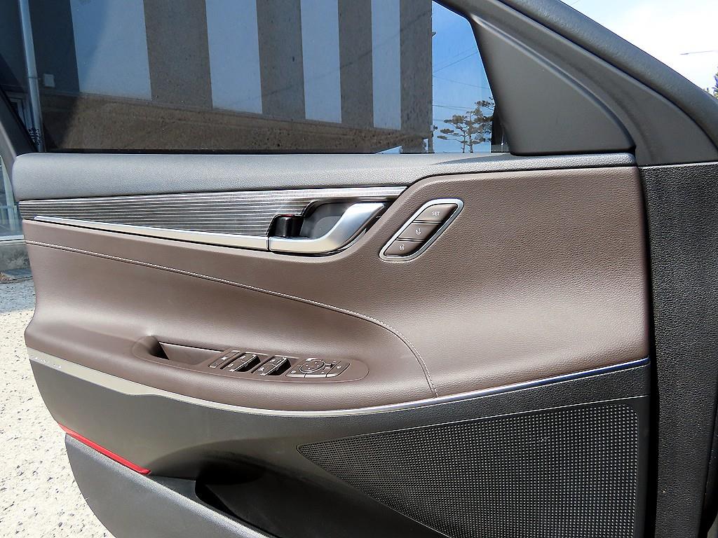 HYUNDAI Grandeur - Vista 11