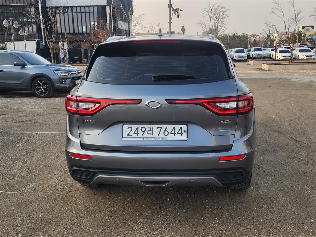 SAMSUNG QM6 - Vista 5