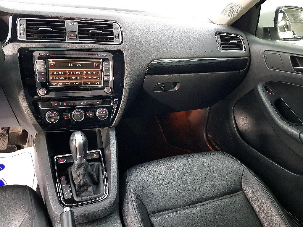 Volkswagen Jetta - Vista 10