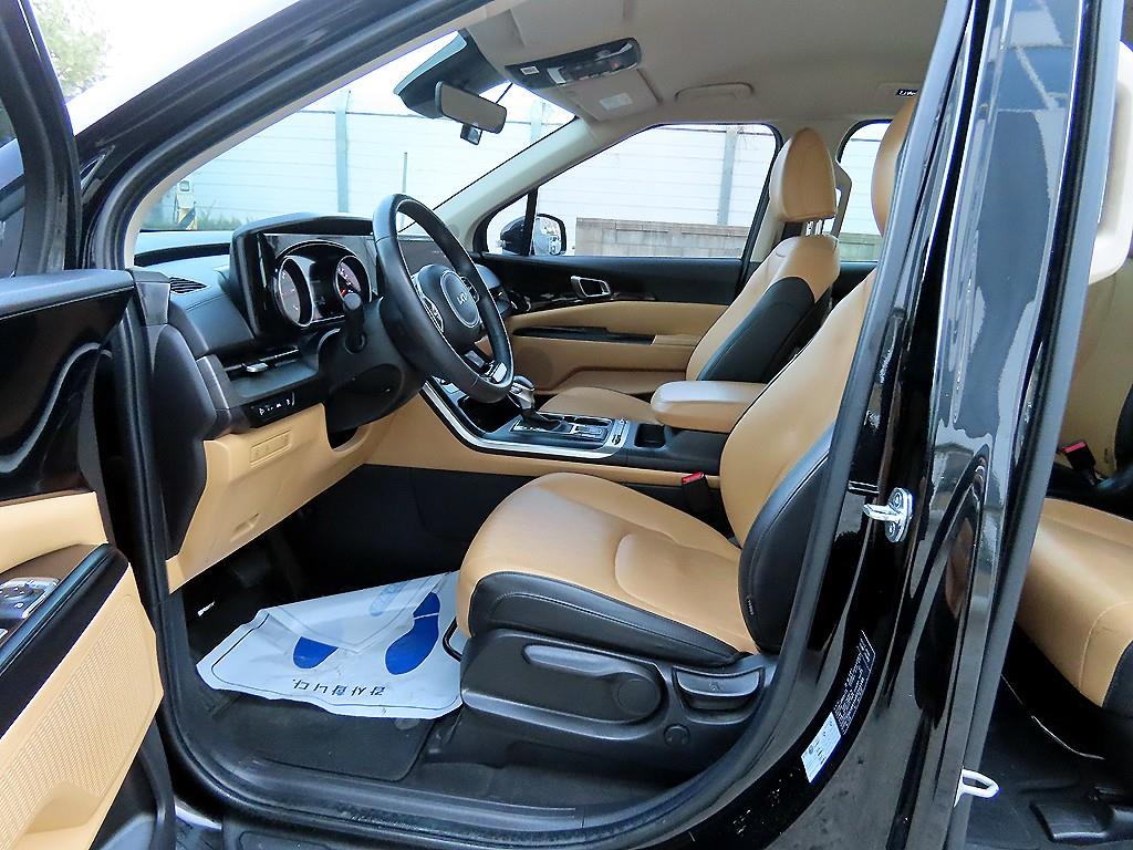 KIA Carnival - Vista 5