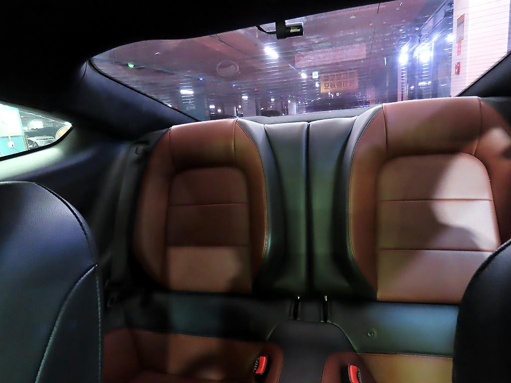 Ford Mustang - Vista 7