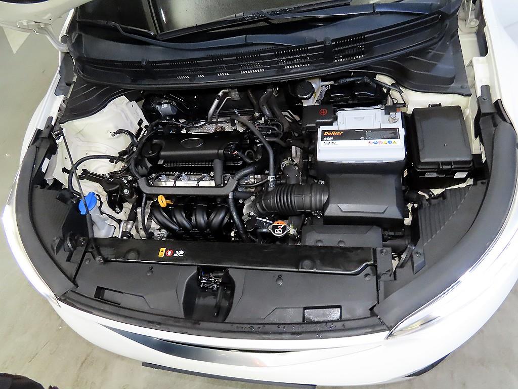 KIA Stonic 2019 Blanco - Importación desde Corea - HF Imports Iquique - Foto 18