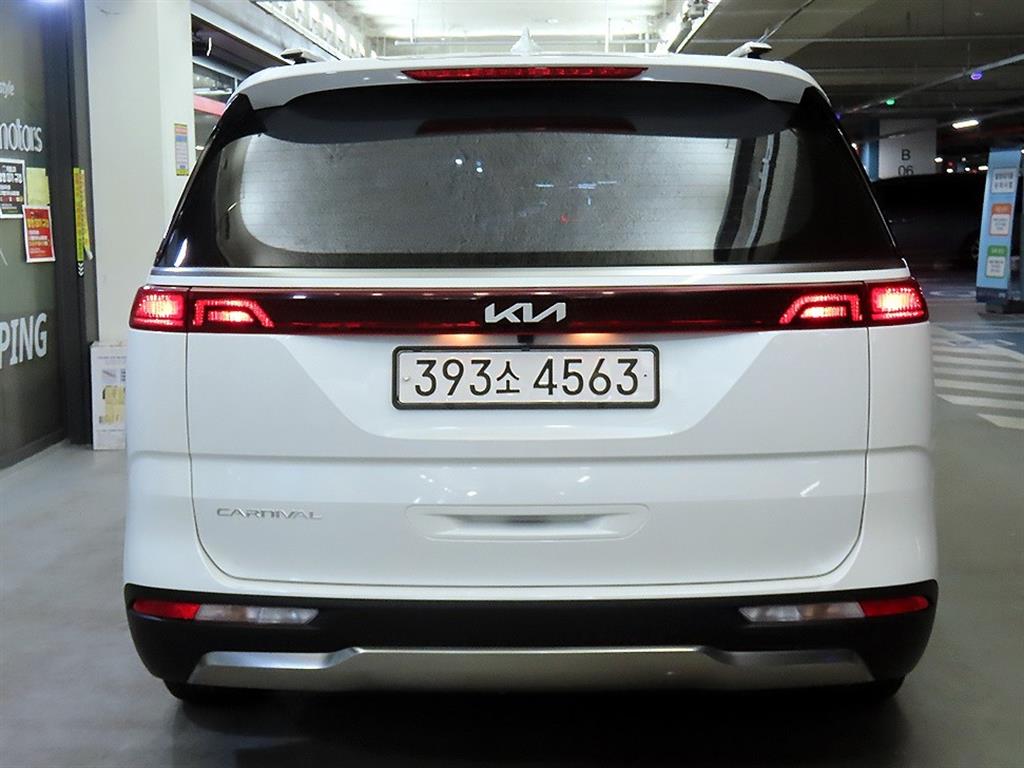 KIA Carnival - Vista 5