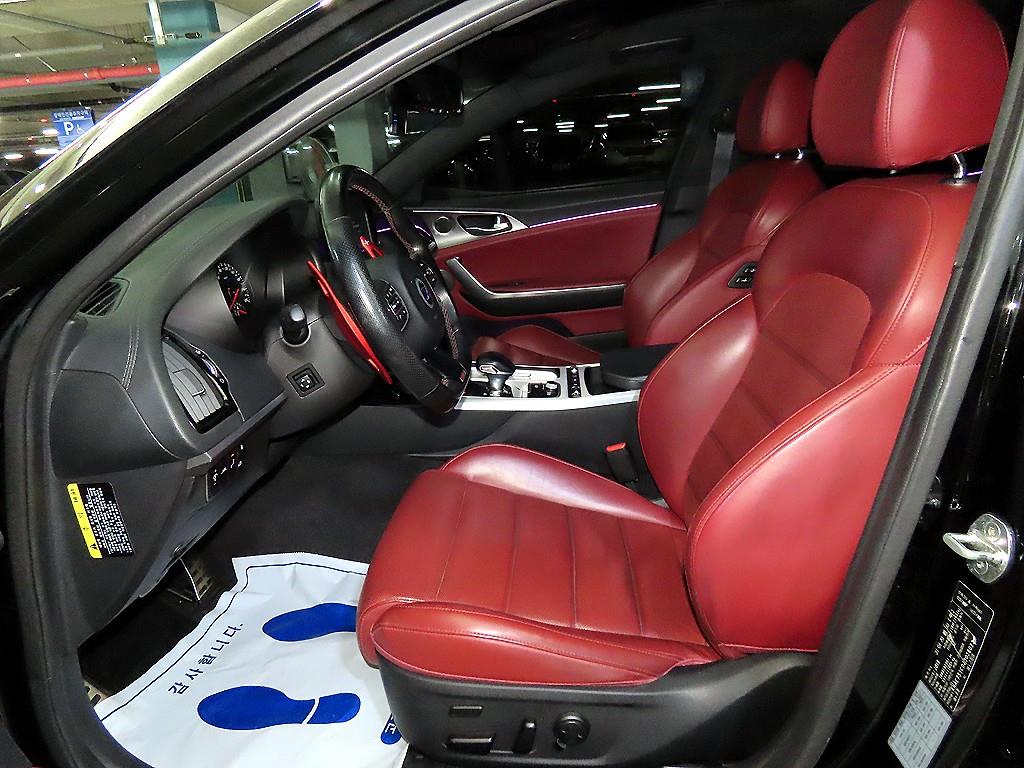 KIA Stinger - Vista 6