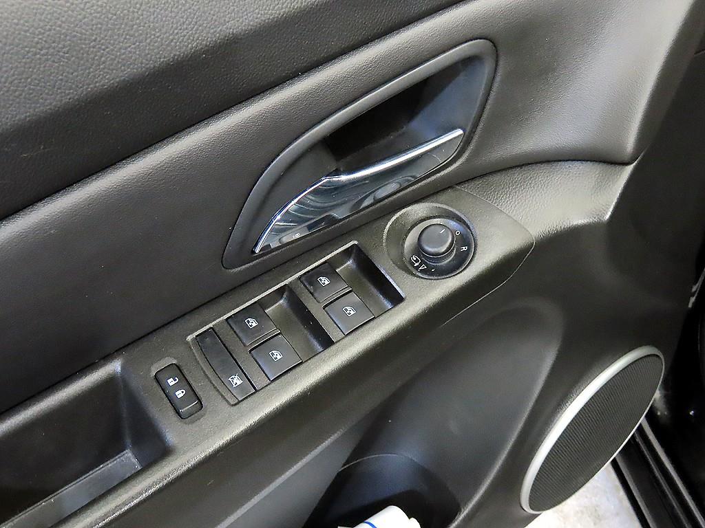 Chevrolet Cruise 2015 Negro - Importación desde Corea - HF Imports Iquique - Foto 13