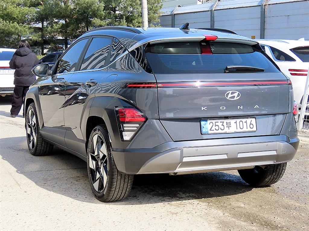 HYUNDAI Kona - Vista 3