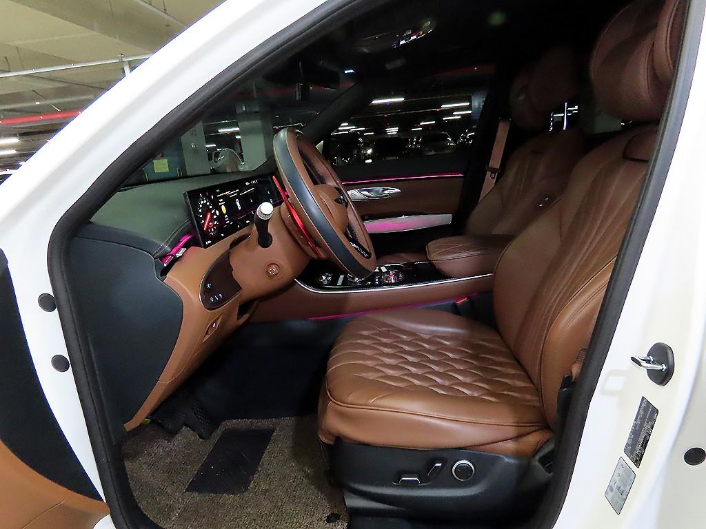 Genesis GV70 - Vista 6