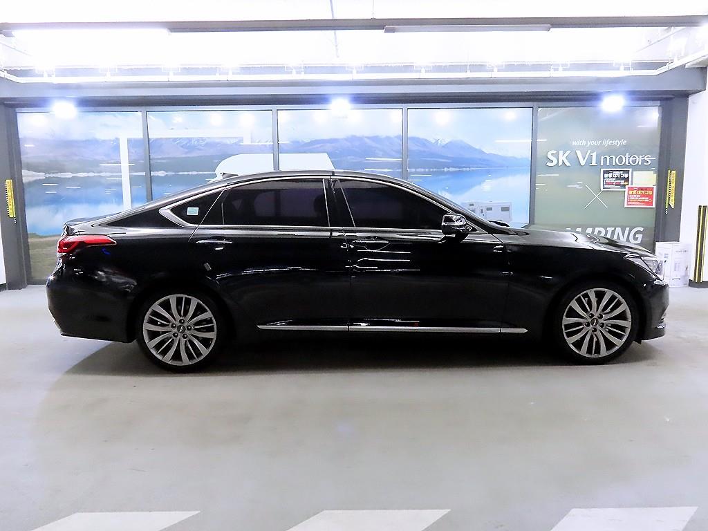 HYUNDAI Genesis - Vista 3