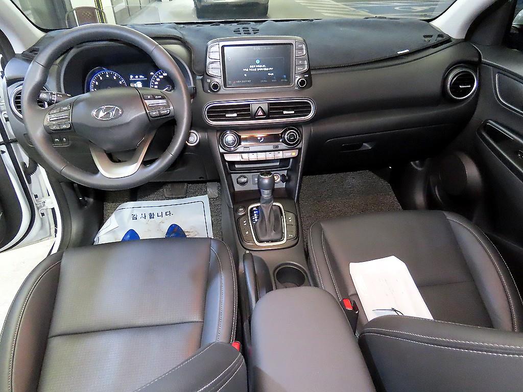 HYUNDAI Kona - Vista 10