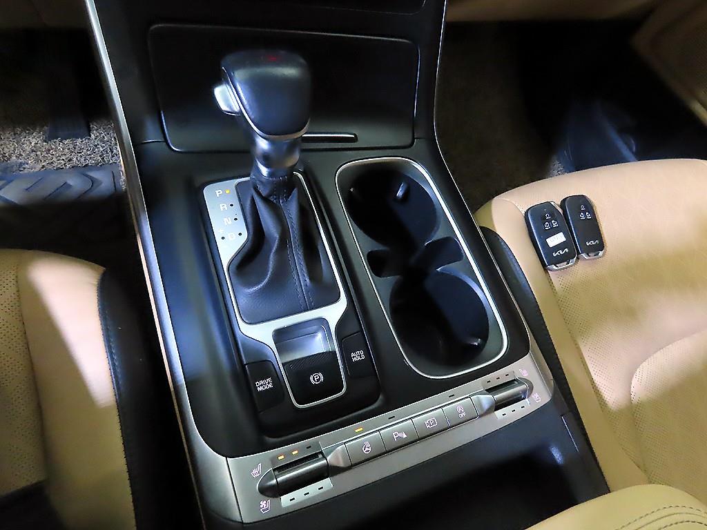 KIA Carnival 2022 the color of pearl - Importación desde Corea - HF Imports Iquique - Foto 15