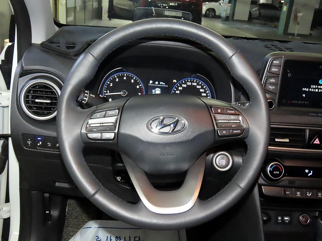 HYUNDAI Kona - Vista 8