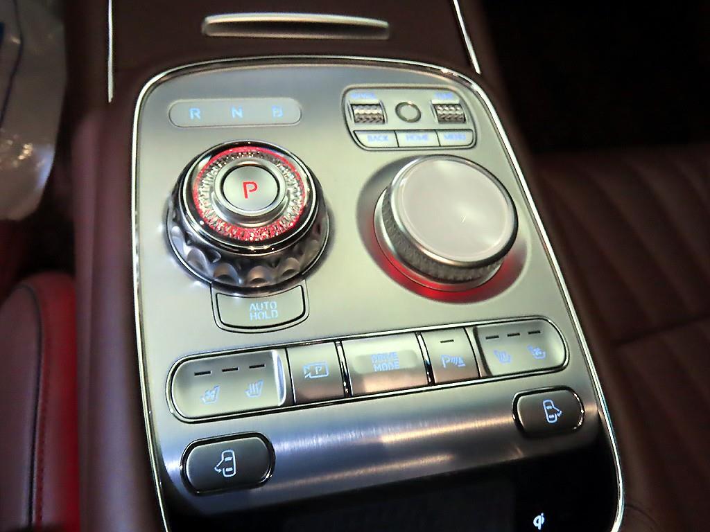 Genesis G90 - Vista 12