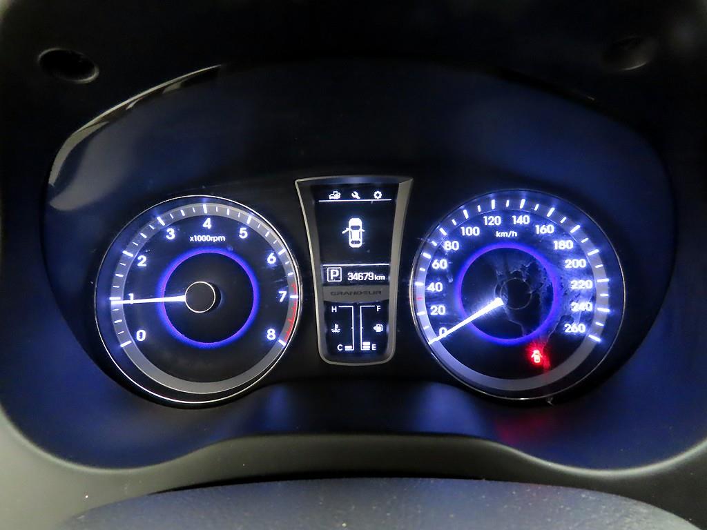 HYUNDAI Grandeur - Vista 9