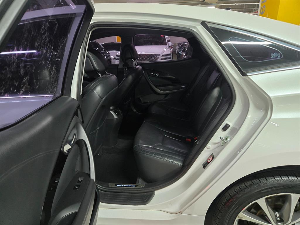 HYUNDAI Grandeur - Vista 12