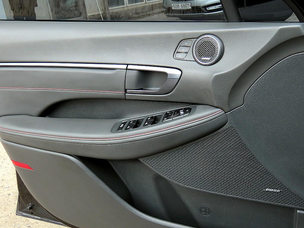 HYUNDAI Sonata - Vista 12