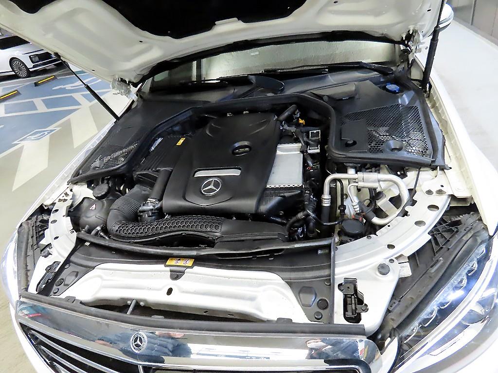 Mercedes Benz C Class 2018 Blanco - Importación desde Corea - HF Imports Iquique - Foto 19