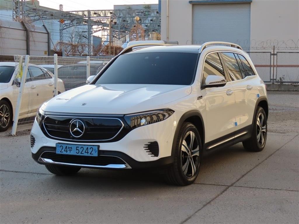 Mercedes Benz EQB - Vista 3