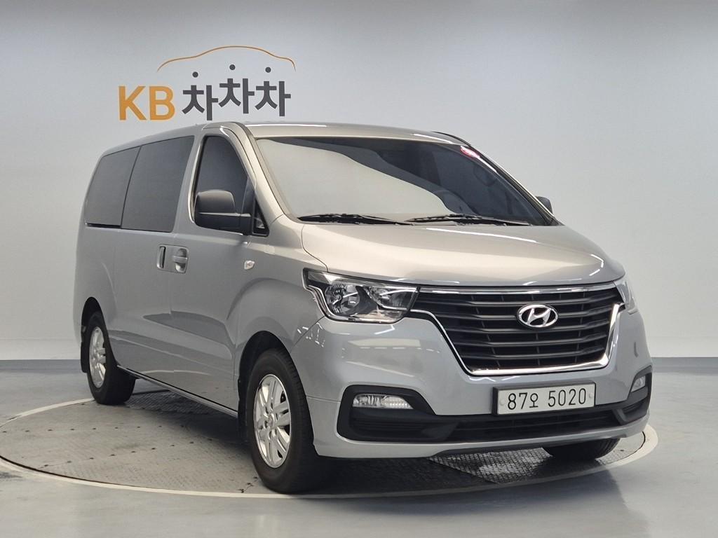 HYUNDAI Starex - Vista 4
