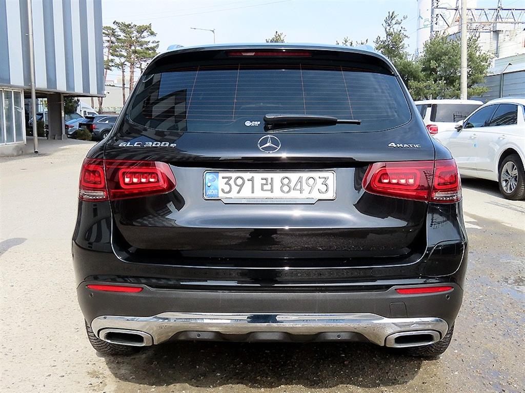 Mercedes Benz GLC Class - Vista 4