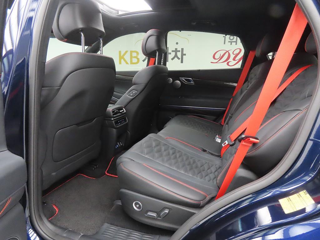 Genesis GV80 - Vista 6