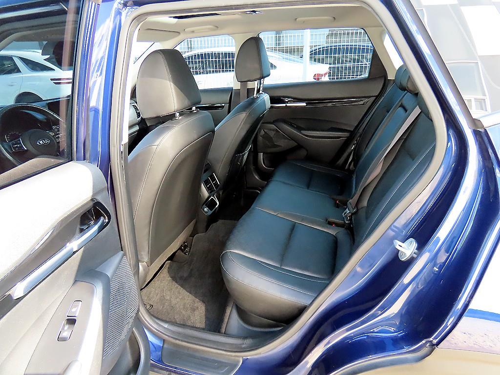 KIA Seltos - Vista 6