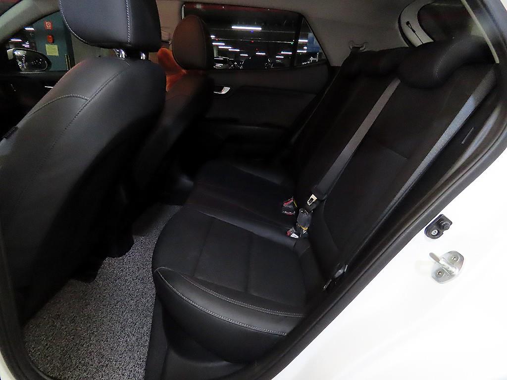 KIA Stonic - Vista 7