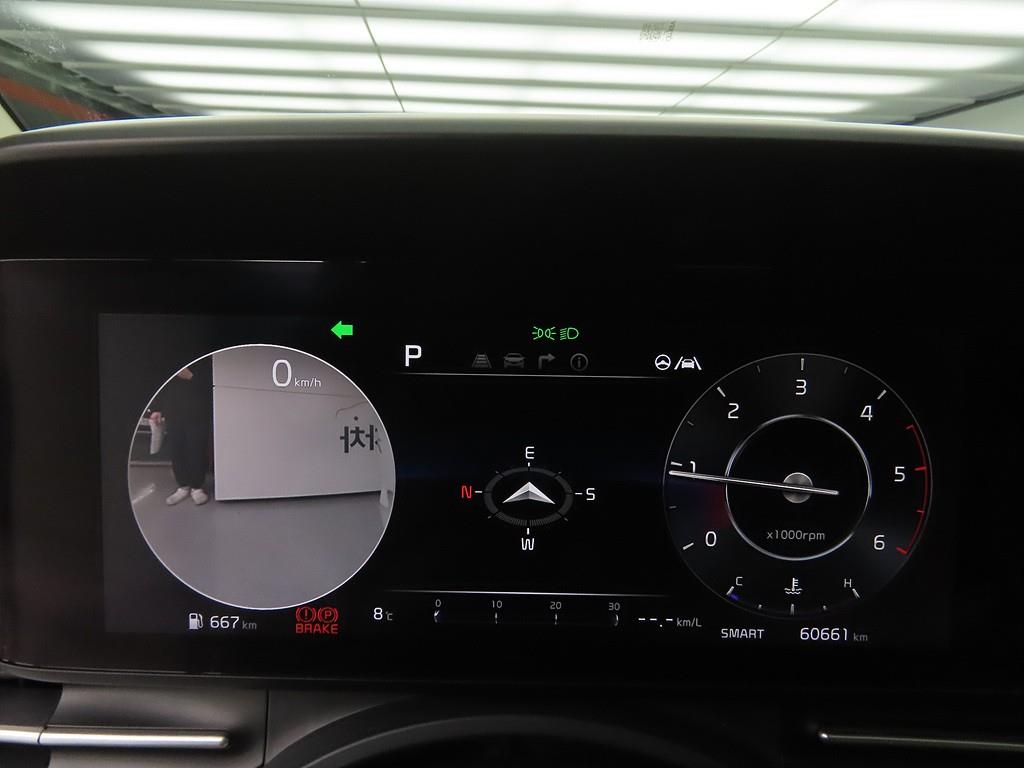 KIA Carnival - Vista 12